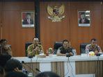 FGD-Verifikasi-Data-Sijunjung-Dalam-Angka-Tahun-2023-Bupati-Benny-Dwifa-Potret-Kabupaten.jpg