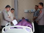 JENGUK-Presiden-Prabowo-Subianto-menjenguk-warga.jpg