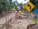 Jalan-alternatif-Sumbar-Jambi-amblas.jpg
