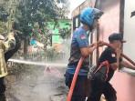 Kebakaran Hanguskan Satu Rumah di Jalan Jeruk Koto Kociak Kubu Tapak Raja Payakumbuh Pagi Ini