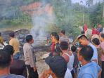 Kebakaran-rumah-terbuat-dari-kayu-di-Cumateh-Kampung-Simaung.jpg