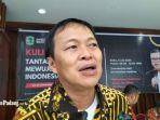 Ketua-DPC-PDI-Perjuangan-Kota-Padang-Albert-Hendra-Lukman-saat-dijumpai-beberapawaktulalu.jpg