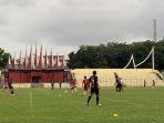 Laga-uji-coba-Semen-Padang-FC-dengan-P.jpg