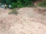 Longsor-di-Jalan-Kayu-Kabun-akses-warga-Nagari-Muaro.jpg