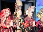 NGARAI-SIANOM-FESTIVAL-Penampakan-Ngarai-Sianok-Fes-ekonomi-kreatif.jpg