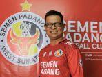 Pelatih-Kepala-tim-Semen-Padang-FC-Delfi-Adri.jpg