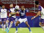 Pemain-Persib-Bandung-David-Da-Silva-kedua-kanan.jpg