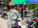 Pemeriksaan-sampel-makanan-diduga-penyebab-keracunan-siswa-SD-29-Gunung-Sarik.jpg