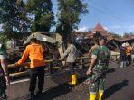 Pemkab-Agam-bersama-TNIPOLRI-Relawan-dan-Masyarakat-Masih-Lakukan-Penanganan-Pasca-Banjir.jpg