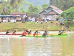 Pemuda-Nagari-Taluak-mengadakan-lomba-pacu-perahu-guna-memeriahkan-libur-Lebaran-2025.jpg