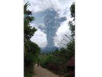 Penampakan-erupsi-Gunung-Marapi-Sumbar-pada-Minggu-3122023-pukul-1454-WIB.jpg