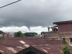 Penampakan-funnel-cloud-di-Bukittinggi-1792025.jpg