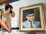 Pengunjung-tengah-melihat-lokasi-Wakil-Presiden-Pertama-Indonesia-Mohamad-Hatta.jpg