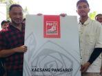 Penyerahan-Kartu-Tanda-Anggota-KTA-Partai-Solidaritas.jpg