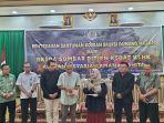 Penyerahan-santunan-kepada-kelu.jpg