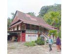 Rumah-Gadang-Suku-Tanjung-yang-berada-di-Seberang-Palinggam.jpg
