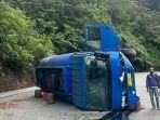 Satu-unit-mobil-tangki-CPO-dilaporkan-mengalami-kecelakaan-hingga-terbalik.jpg