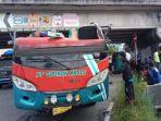 Sebuah-bus-berpenumpang-menabrak-fly-over-di-Kota-Padang-Panjang-Minggu-3012022.jpg