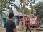 Sebuah-mobil-pemadam-kebakardmpak-mobil-pemdaten-Sd.jpg