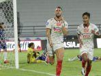 Selebrasi-striker-Persija-Jakarta-Marko-Simic-ditemani-Alfriyanto-Nico.jpg