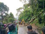 Sempat-Terhalang-Longsor-Jalan-Solok-Solok-Selatan-Sudah-Bisa-Dilewati.jpg