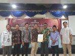 Serah-terima-berita-acara-penetapan-40-anggota-DPRD-Kabupaten-Pasaman-Barat.jpg