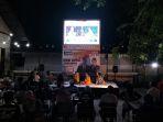 Suasana-nobar-debat-capres-perdana-di-Kupi-Batigo.jpg