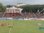Suasana-pertandingan-Semen-Padang-FC-dengan-Persiraja-Banda-Aceh-Minggu-17122022.jpg