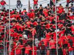 Suporter-Semen-Padang-FC-yang-tergabung-daladia-dberhadn.jpg
