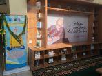 Syafii-Maarif-Corner-saat-dikunjungi-TribunPadangcom-yang-terdapat-di-Perpustakaan.jpg