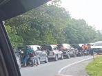 Tangkapan-layar-kondisi-macet-jalan-lintas-Padang-Muara-Labuh.jpg