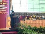 UNP-Beri-Gelar-Profesor-Kehormatan-kepada-Kepala-SKK-Migas-Dwi-Soetjipto-Bidang-Ilmu-Manajemen.jpg