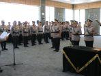 Upacara-serah-terima-jabatan-di-ruang-pertemuan-Jenderal-Polisi-Hoegeng.jpg