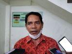 Viral-Video-Pemukulan-Kepsek-SMA-Dr-Abdullah-Ahmad-PGAI-Padang-Yunarlis-Dicekik-dan-Diseret.jpg