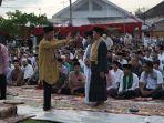 Wako-Pariaman-menyapa-ribuan-orang-saat-salat-Id.jpg