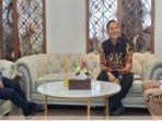 Walikota-Bukittinggi-Erman-Safar-saat-bertemu.jpg