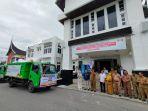 Walikota-Solok-Zul-Elfian-Umar-melepas-truk-pengangkut-sampah.jpg