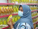 Warga-yang-sedang-membeli-minyak-goreng123.jpg