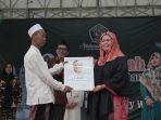 Yenny-Wahid-di-Ponpes-Al-Hikmah-Mereng.jpg