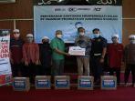 act-sumbar-bareng-askrindo-syariah-berbagi-paket-pangan-sekaligus-launcing-beasiswa-covid-19.jpg