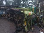 ak-jalan-rusak-akibat-tertabrak-truk.jpg