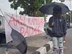 aksi-kamisan-di-padang-menyoroti-kasus-pelecehan-seksual-mahasiswi-di-salah-satu-ptn.jpg