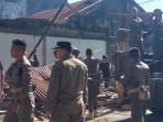 atpol-PP-Padang-kembali-menertibkan-bangunan-ld.jpg