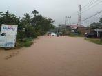 banjir-di-padang-rabu-2392020.jpg