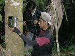 bksda-memasang-kamera-trap-di-nagari-sungai-puar.jpg