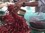 cabai-merah-di-Pasar-Inpres-Sijunjung-10102025.jpg