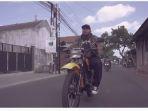 chord-gitar-mencintai-dalam-sepi-ngatmombilung-menepi-cover-guyon-waton-link-download-mp3.jpg