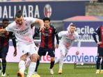 enyerang-swedia-ac-milan-zlatan-ibrahimovic-melakukan-tembakan.jpg