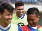 fabiano-beltrame-saat-melakoni-latihan-perdananya-bersama-persib-bandung.jpg