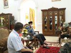 gubernur-sumatera-barat-sumbar-buya-mahyeldi-menerima-kunjungan.jpg